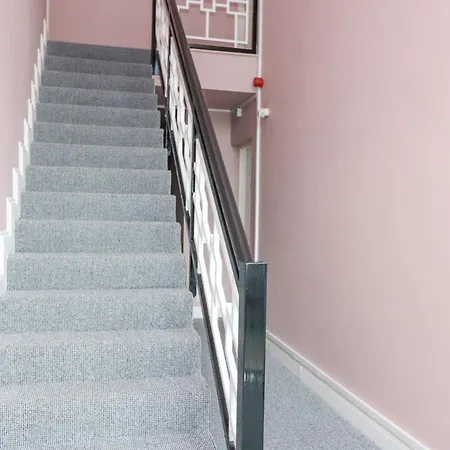 8 Scrahan Place Apartman