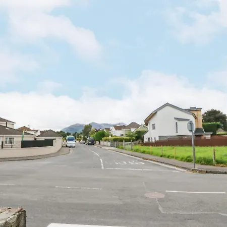 Apartment 8 Scrahan Place *