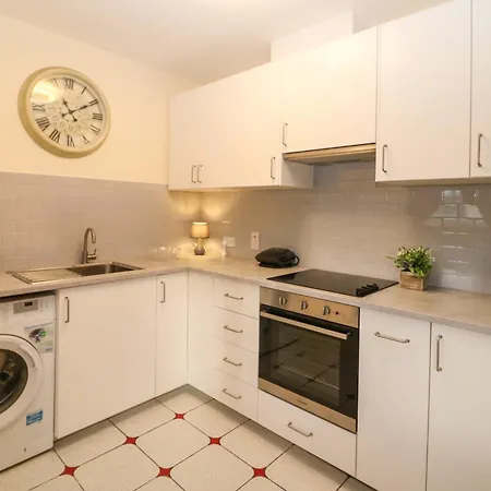 Apartment 8 Scrahan Place *