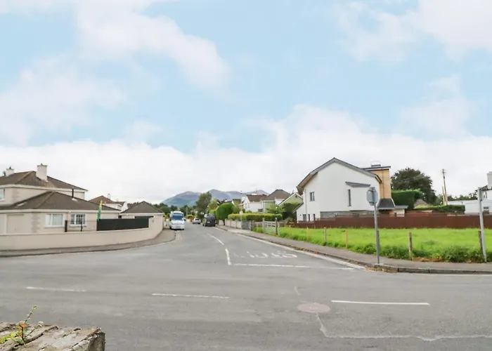 Apartment 8 Scrahan Place *