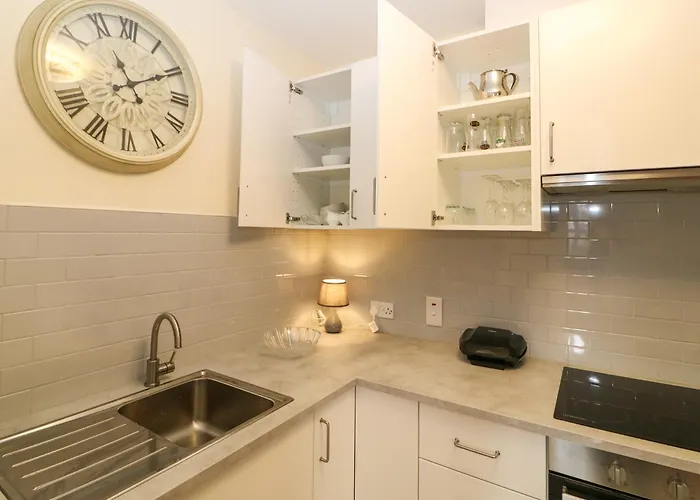 8 Scrahan Place Apartment *