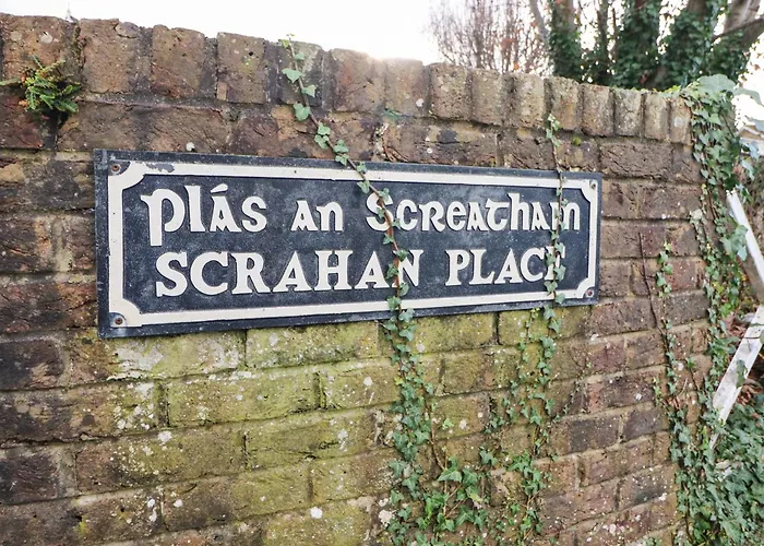 Apartment 8 Scrahan Place *