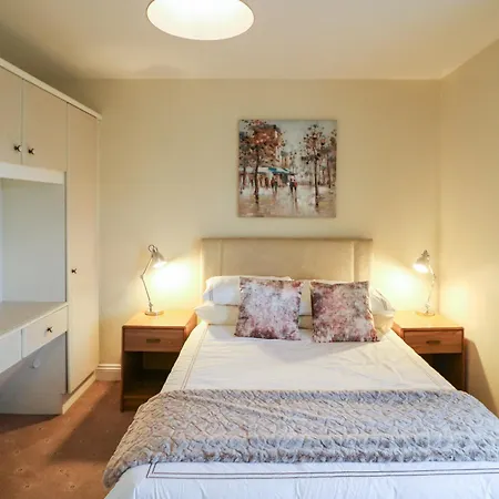 Apartman 8 Scrahan Place *